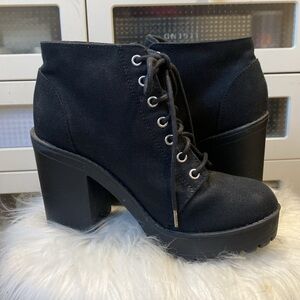 🌼 Divided ankle boots excellent condition